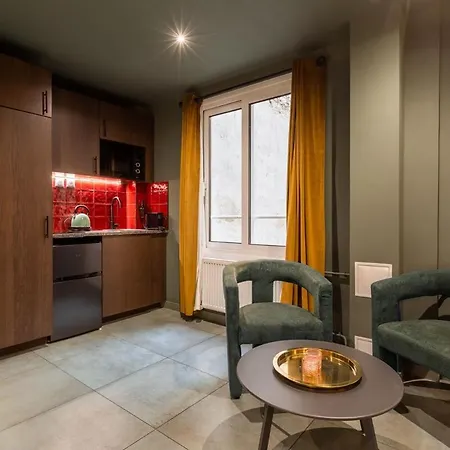 Arc De Triomphe Romantic Jacuzzi Emeraude Апартаменты
