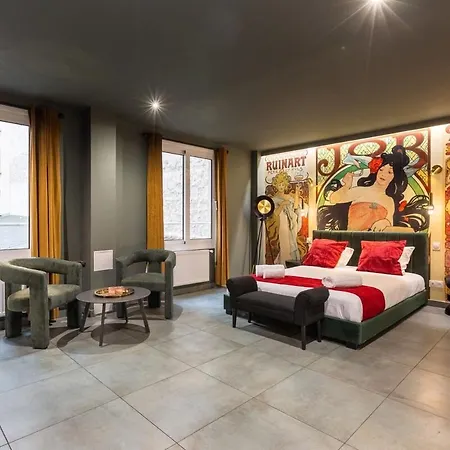Апартаменты Arc De Triomphe Romantic Jacuzzi Emeraude