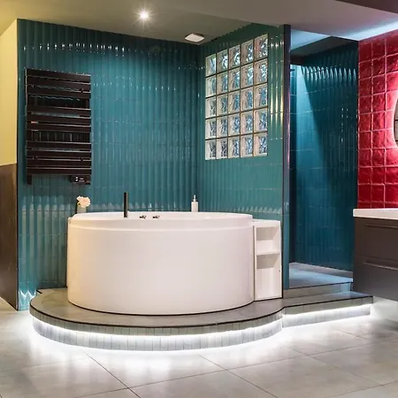 Апартаменты Arc De Triomphe Romantic Jacuzzi Emeraude