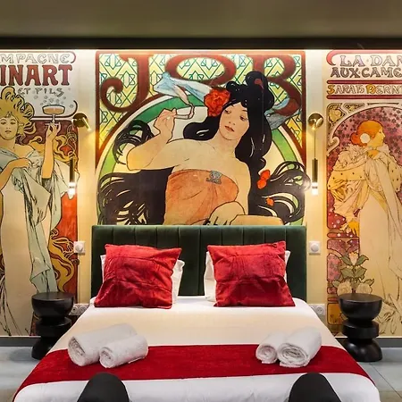 Arc De Triomphe Romantic Jacuzzi Emeraude Апартаменты *
