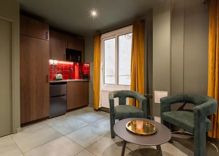 Arc De Triomphe Romantic Jacuzzi Emeraude Апартаменты