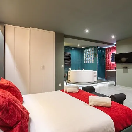 Arc De Triomphe Romantic Jacuzzi Emeraude *